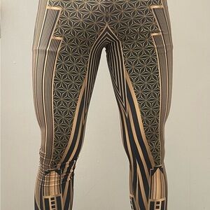 Women’s Geometric Print Performance Pants - Black & Tan.